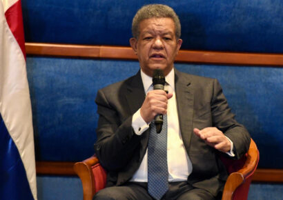 Leonel Fernández urge control migratorio y laboral ante crisis en Haití