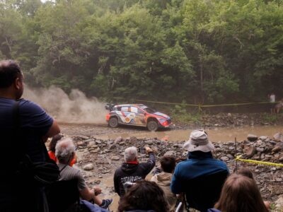 Dos muertos y un herido grave tras accidente en rally en Francia