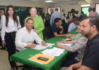 Fuerza del Pueblo destaca entusiasmo juvenil en proceso de inscripción