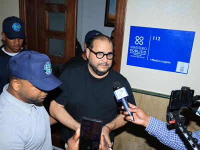 Imponen presentación periódica a comunicador Aquiles Jiménez por violación a Ley de Armas