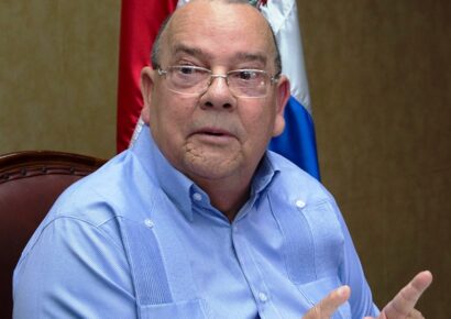 Carlos Segura Foster, ex administrador del Banco Agrícola, considera imprescindible una intervención inmediata de los organismos reguladores de dicho banco