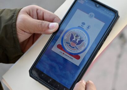 EEUU lanza campaña para promover autodeportación de migrantes mediante la aplicación CBP Home