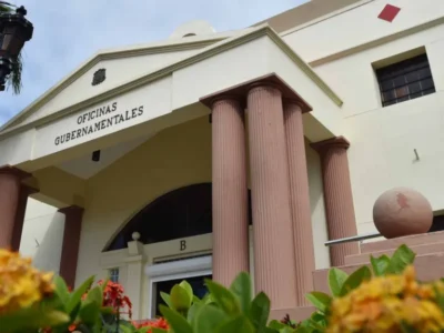 Personal del Ministerio de Economía será evaluado para posible reubicación tras fusión con Hacienda