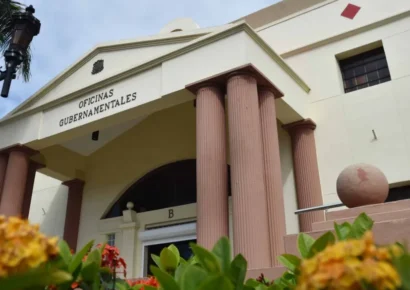 Personal del Ministerio de Economía será evaluado para posible reubicación tras fusión con Hacienda