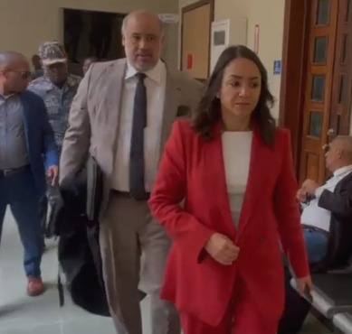 Faride Raful acude al Palacio de Justicia para audiencia de coerción contra Ingrid Jorge por difamación e injuria