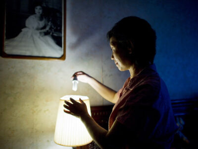 Apagar las luces innecesarias: primer paso hacia el ahorro energético