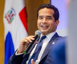 Omar Fernández apoya el crecimiento de los Esports dominicanos y celebra su experiencia junto a Menard