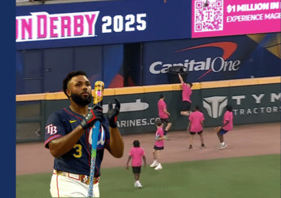 Un adolescente se roba el show en el Home Run Derby al atrapar un jonrón en pleno vuelo