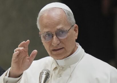 El Papa León XIV exige un cese inmediato de hostilidades tras ataque a iglesia en Gaza