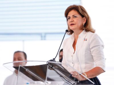 Raquel Peña niega crisis en SeNaSa y defiende expansión de cobertura en el Gobierno de Abinader