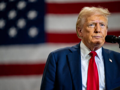 Trump firma la primera gran ley de criptomonedas en EE. UU. y promete una revolución financiera