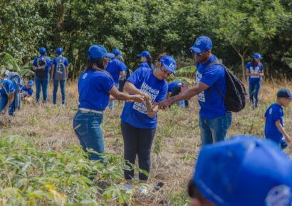 Planeta Azul y Fondo de Agua Santo Domingo reforestan zona de la cuenca del río Haina para fortalecer la seguridad hídrica