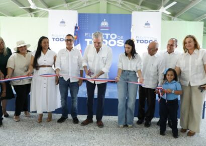 Abinader inaugura muelle en Cayo Yuti y escuela en Montecristi