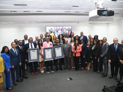Reconocen en el Congreso a Rubby Pérez, cuerpo de Bomberos del DN y directivo de JP Morgan