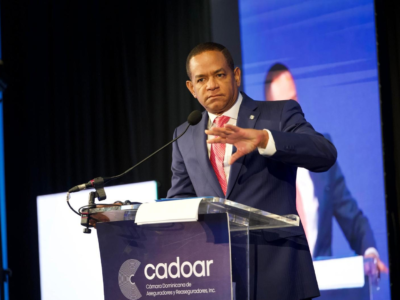 Superintendente de Seguros llama a mejorar atención al cliente en el sector asegurador