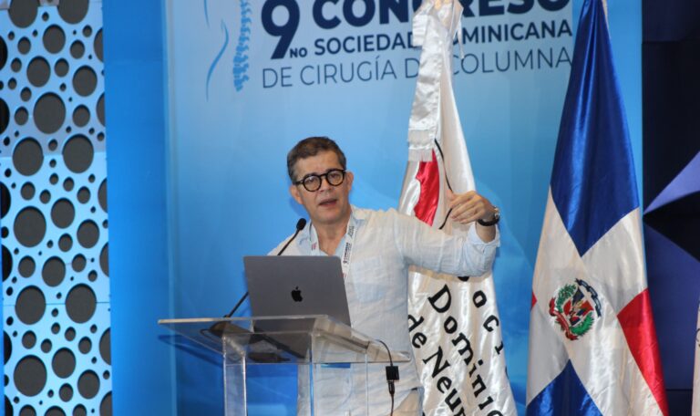 neurocirujano colombiano Néstor Taboada