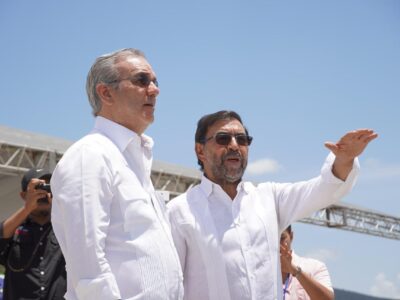 Abinader entrega obras por más de RD$1,100 millones en Azua y encabeza jornada social “Primero Tú”