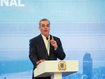 Abinader advierte: funcionarios que hagan campaña deberán dejar sus cargos