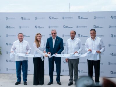 Abinader inaugura parqueo en la Plaza Colonial como parte del plan Parquéate RD