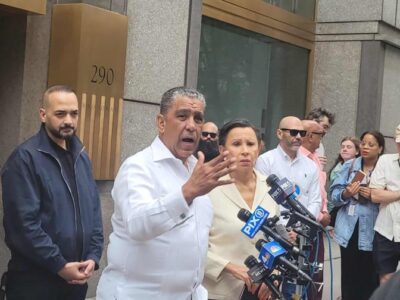 Espaillat y líderes del Caucus Hispano enfrentan legalmente a Trump por impedir acceso a centros migratorios