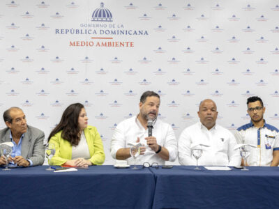 Medio Ambiente y Minerd lanzan campamento «Ecohéroes» con participación de 2,000 estudiantes