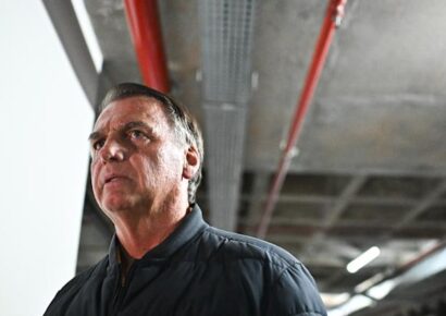 Corte Suprema prohíbe a Bolsonaro dar entrevistas que se retransmitan en redes y advierte posible prisión