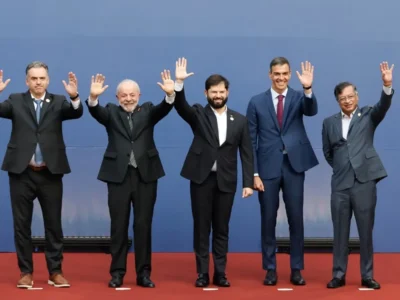 El presidente chileno afirma que la democracia enfrenta amenazas más complejas que la fuerza militar