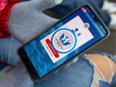 EE.UU. añade chino e hindi a app de autodeportación