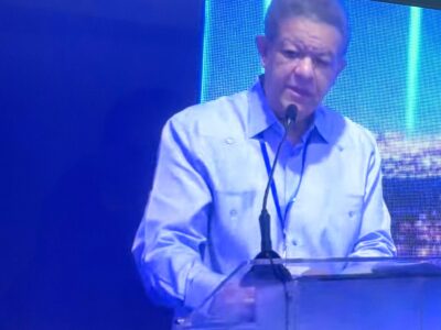 Leonel Fernández: muchos investigadores apuestan a una IA capaz de resolver problemas como un ser humano