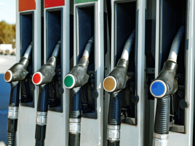 Gobierno mantiene precios de combustibles