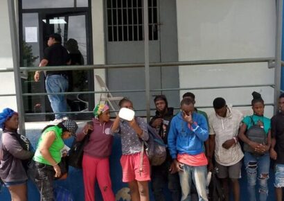 Ejército de RD captura a 20 haitianos indocumentados en Dajabón con apoyo de drones