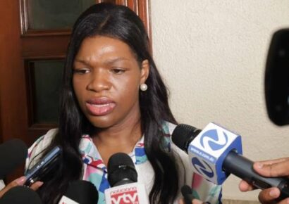 Elizabeth Silverio busca anular condena de 7 años de prisión por falsificación de títulos médicos