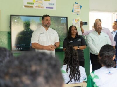 Ministro Paíno Henríquez destaca iniciativa Ecohéroes como modelo de educación ambiental innovadora