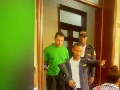 Aplazan para el 25 de julio audiencia de coerción contra estadounidense acusado de lanzar un perro desde un piso 11