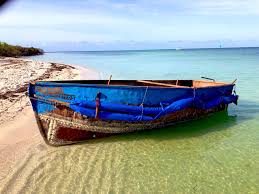 Naufragio deja 4 muertos; siguen las búsquedas