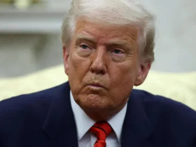 Trump amenaza a Rusia con aranceles del 100 % si no hay acuerdo de paz en Ucrania en 50 días