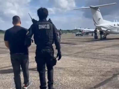 Autoridades dominicanas entregan a EE. UU. a acusado de narcotráfico