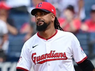 Emmanuel Clase es puesto en licencia por investigación de apuestas en la MLB