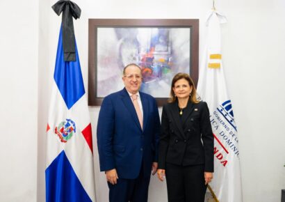 Vicepresidenta Raquel Peña juramenta a Magín Díaz como nuevo ministro de Hacienda mediante el decreto 386-25