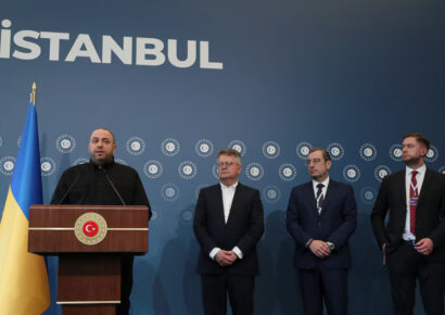 Ucrania y Rusia retoman negociaciones en Estambul bajo fuerte presión de EE.UU.