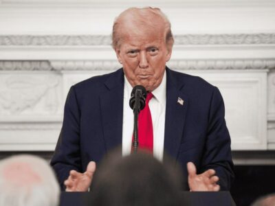 Trump afirma que Biden “no sabía lo que firmaba” con bolígrafo automático