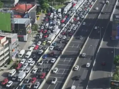 Caos vial en Honolulu mientras se aproxima el tsunami: autoridades instan a evacuar de inmediato