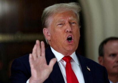 Trump amenaza a los republicanos que no respalden cortar los fondos a medios públicos