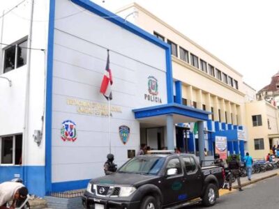 Cinco reclusos escapan de destacamento en Moca rompiendo barrotes; tres han sido reapresados