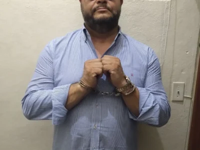 Detienen a Aquiles Jiménez por circular con placa oficial falsa y portar chaleco antibalas