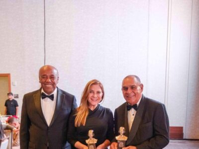 Carolina es reconocida con premio “Excelencia al Mérito Gran Dominicanísimo 2025”