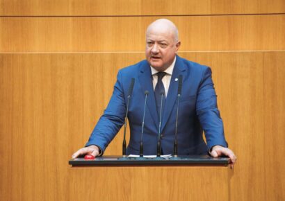 Viena, posible escenario para reunión de paz entre Rusia y Ucrania pese a orden de arresto internacional