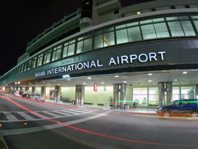 Arrestan a hombre armado en aeropuerto de Florida