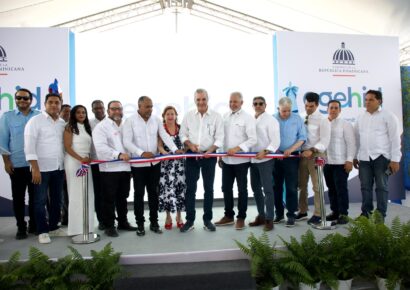 Presidente Abinader destaca sus raíces en Taveras y Sabana Iglesia; promete devolver inversión en infraestructura que por décadas no recibieron