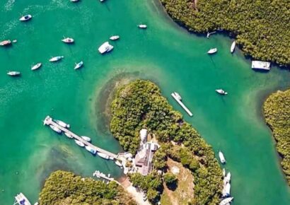 Huracán Erín provoca oleajes anormales en Puerto Plata; rayo destruye catamarán de empresario